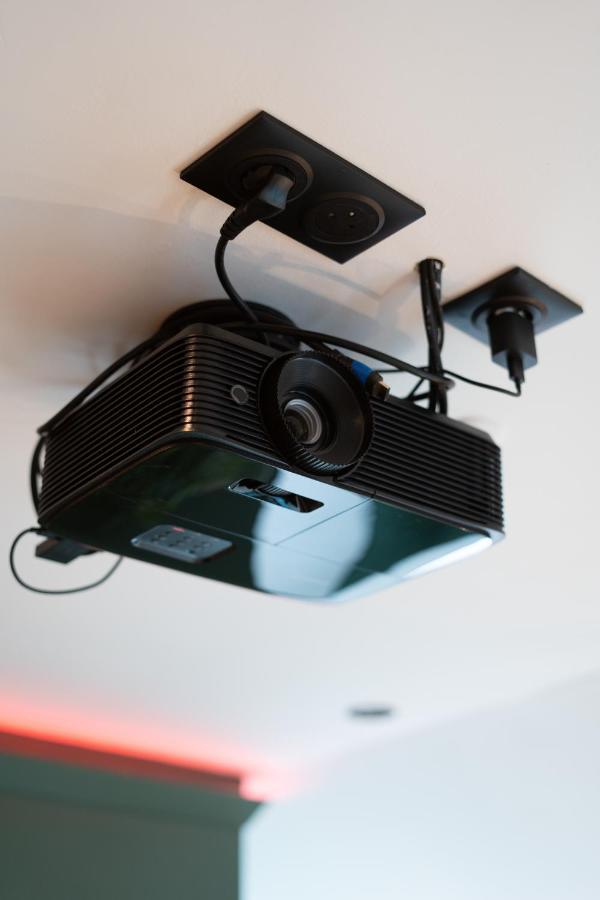 Capsule Color Deluxe Balneo I Ecran Home Cinema I Console De Jeux Trith-Saint-Leger Exterior photo